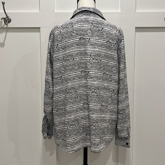Chico's Zebra Print B&W LS Blouse - Picture 3 of 12
